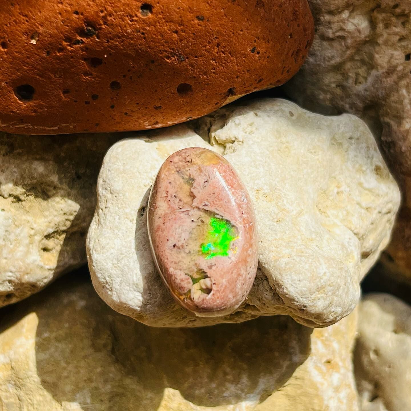 [原石] 墨西哥火蛋白石