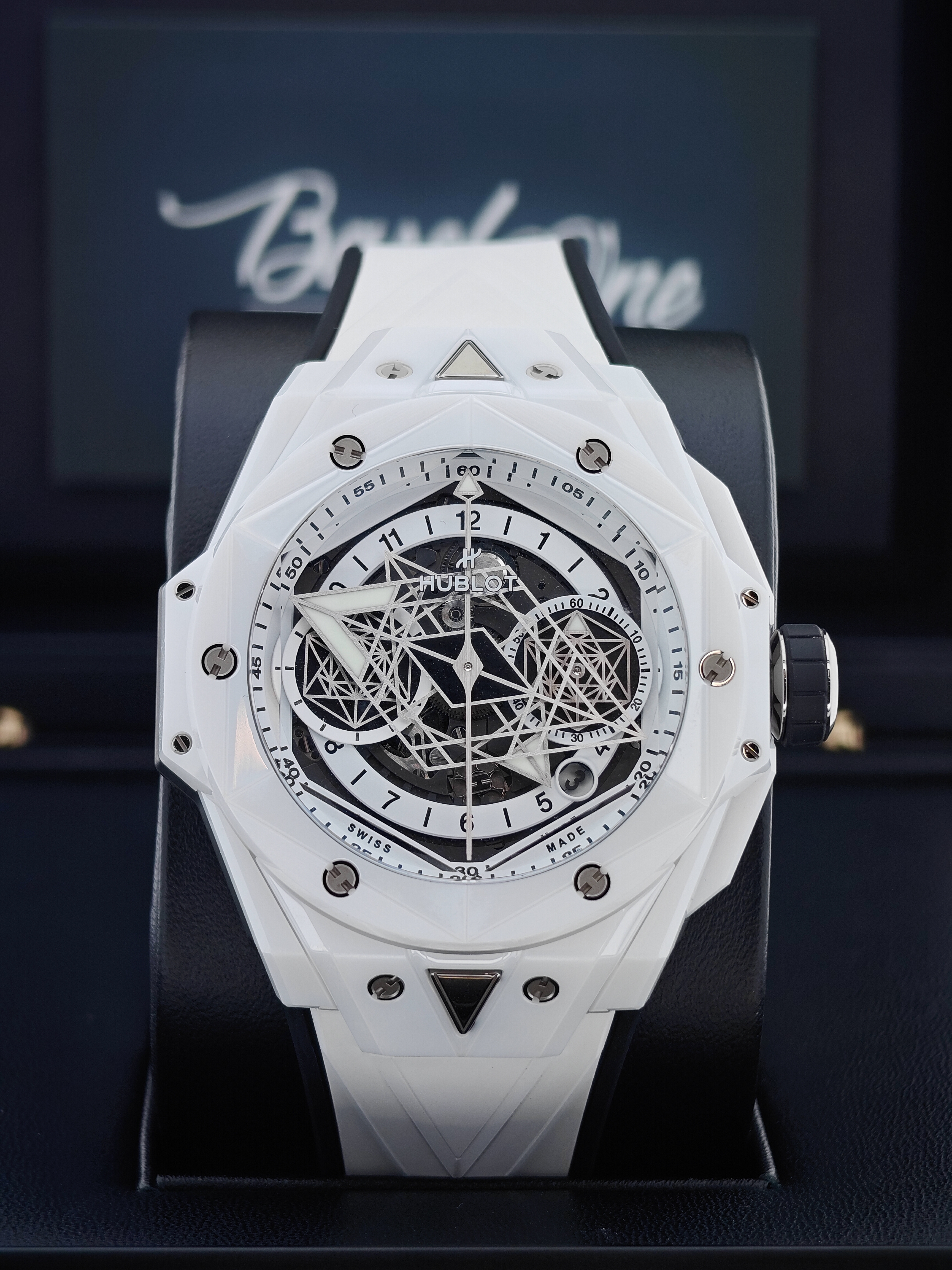 BRAND NEw HUBLOT 418.HX.2001.RX.MXM21 BIG BANG SANG BLEU II TATOO WHITE CERAMIC 45MM exclusive limited 200 pcs