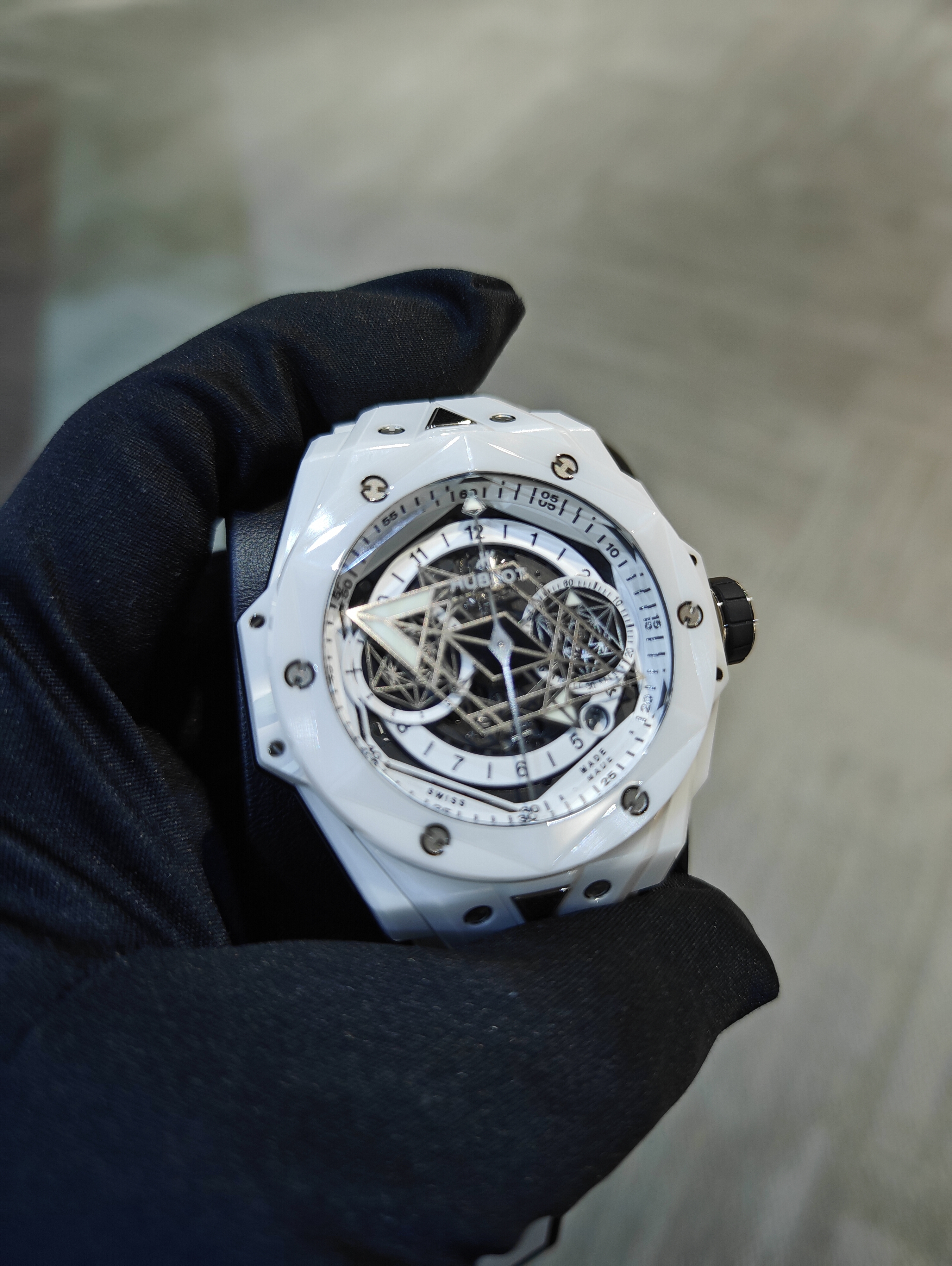 BRAND NEw HUBLOT 418.HX.2001.RX.MXM21 BIG BANG SANG BLEU II TATOO WHITE CERAMIC 45MM exclusive limited 200 pcs