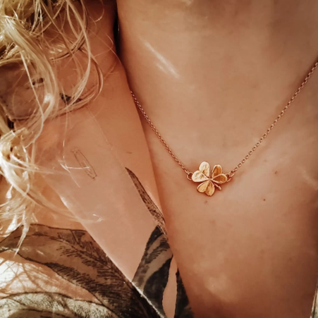 1TA0524-477 THALLO Fortuna Trefoil Necklace Gold #s155a (A-LX-E)