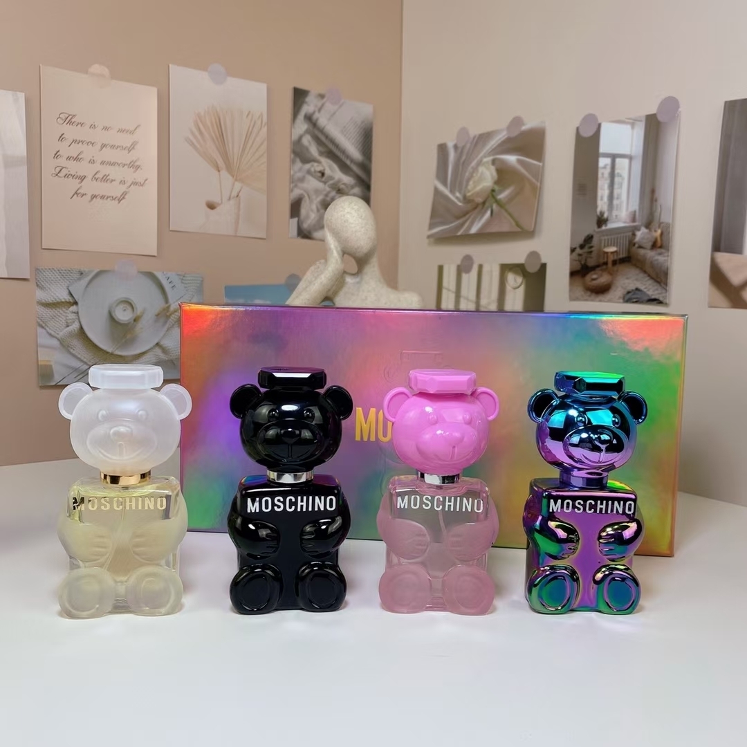 MOSCHINO 四件套香水(30ml×4) 帶噴頭