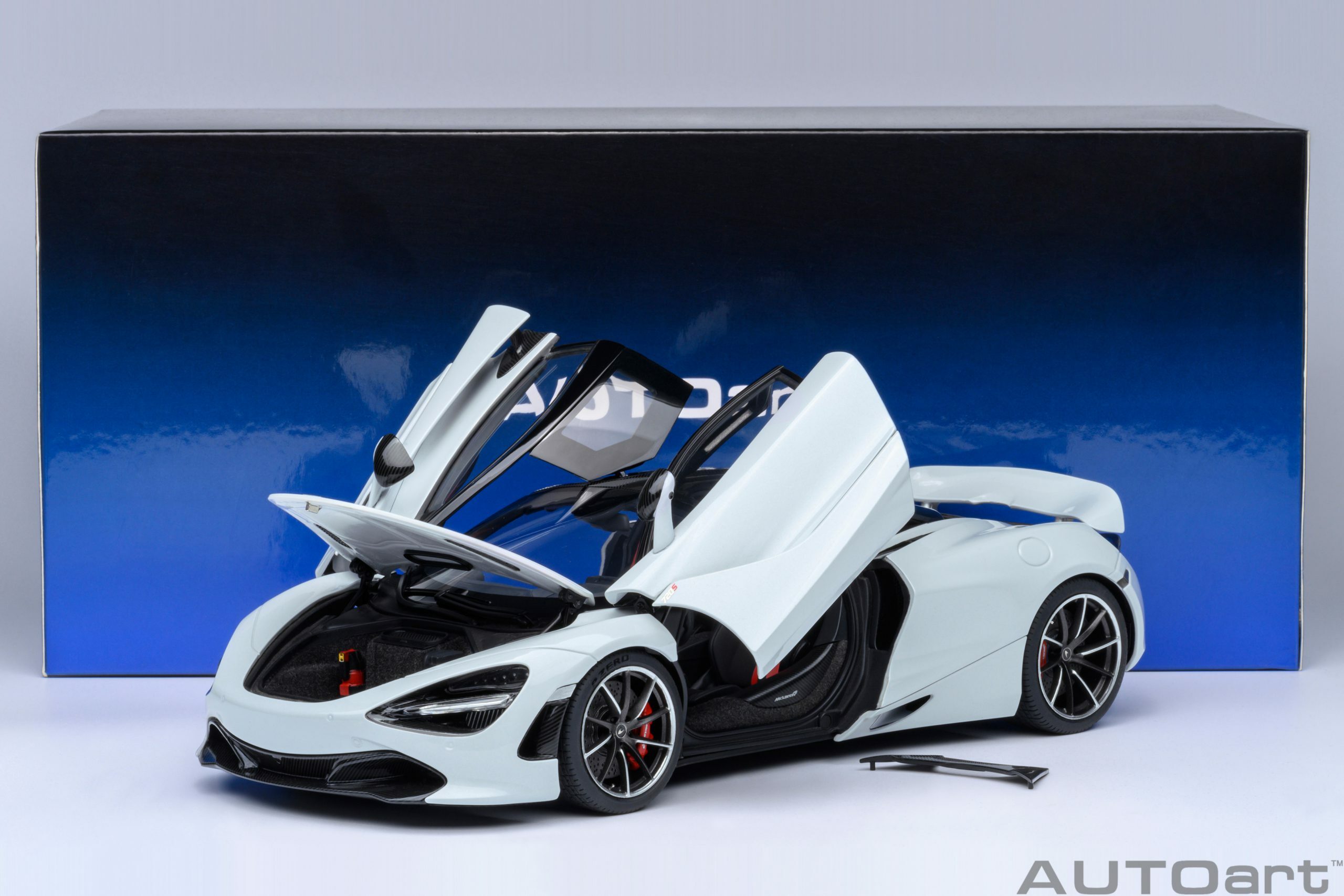 預訂(訂金$300) (預訂價$1656) :1/18 AUTOART McLaren 720S (Silic