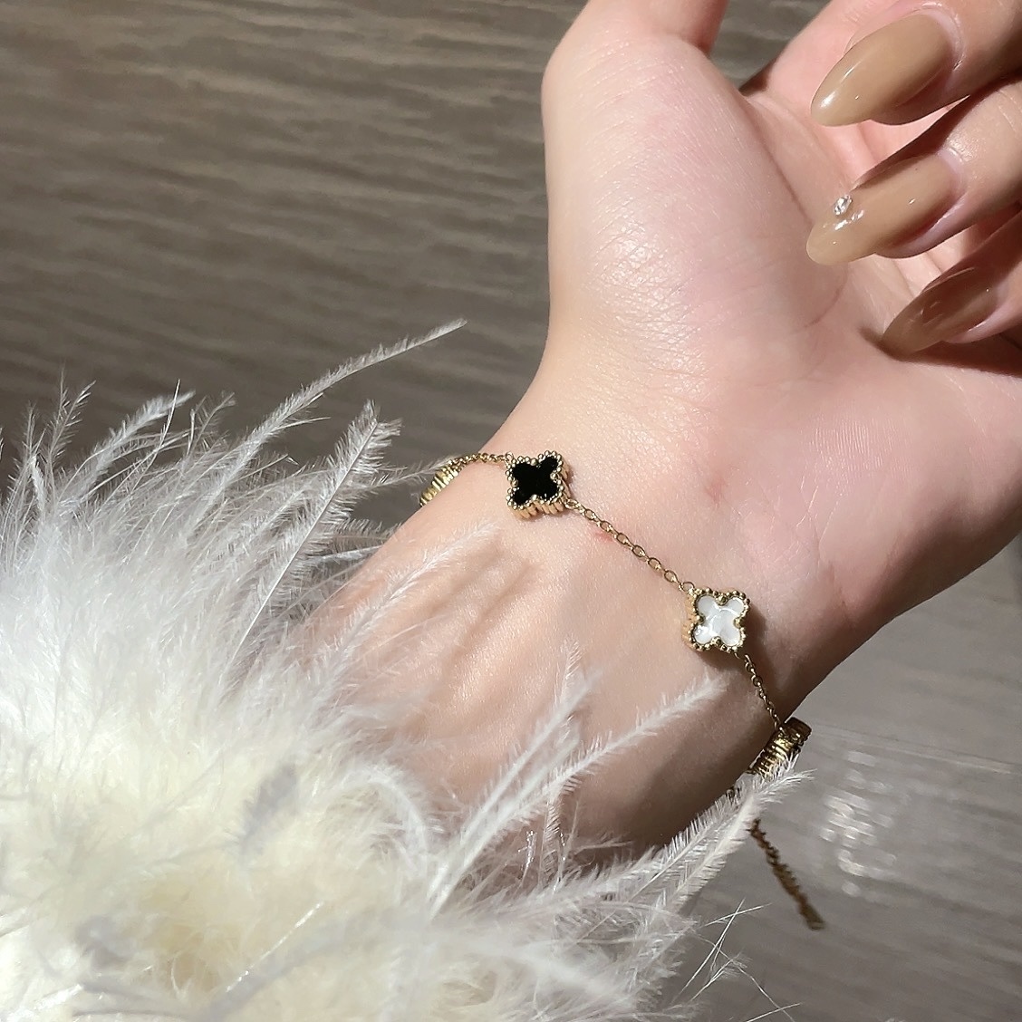 mini低奢黑金白貝四葉草定製手鍊