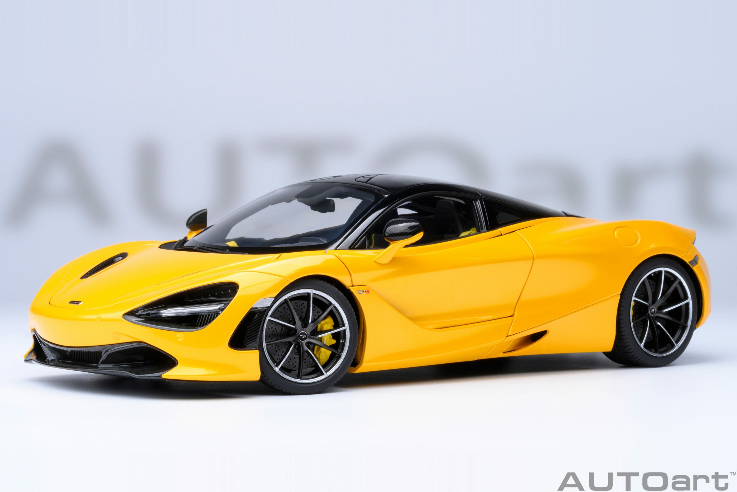 1/18 AUTOART McLaren 720S (Volcano Yellow) (76070)