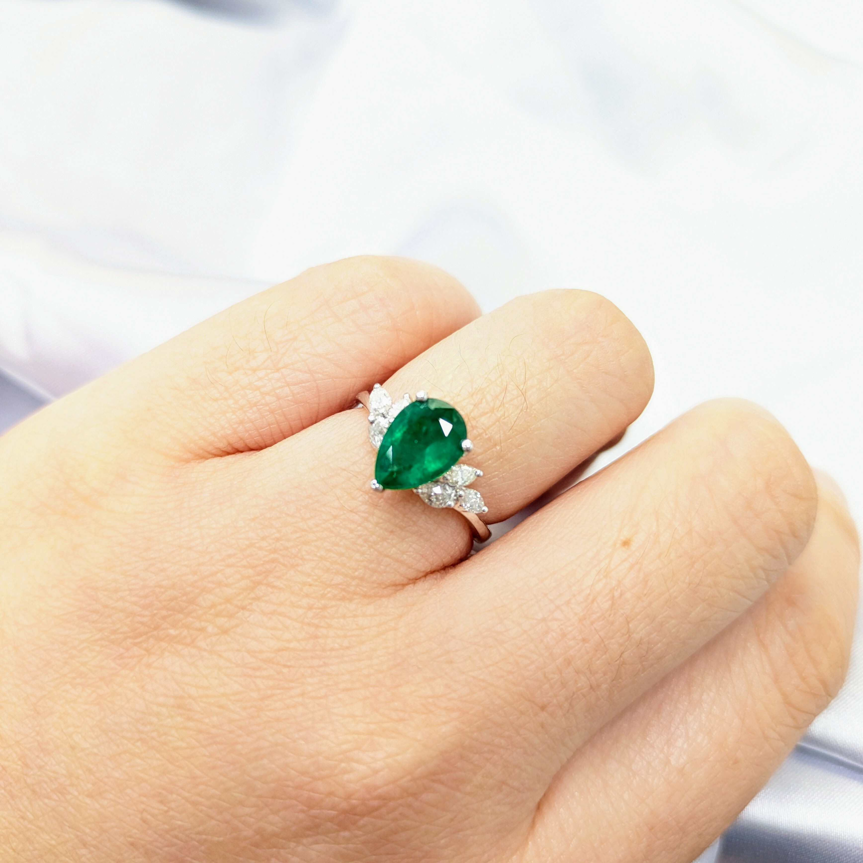 18K White Gold 1.54ct Emerald and Diamond Ring