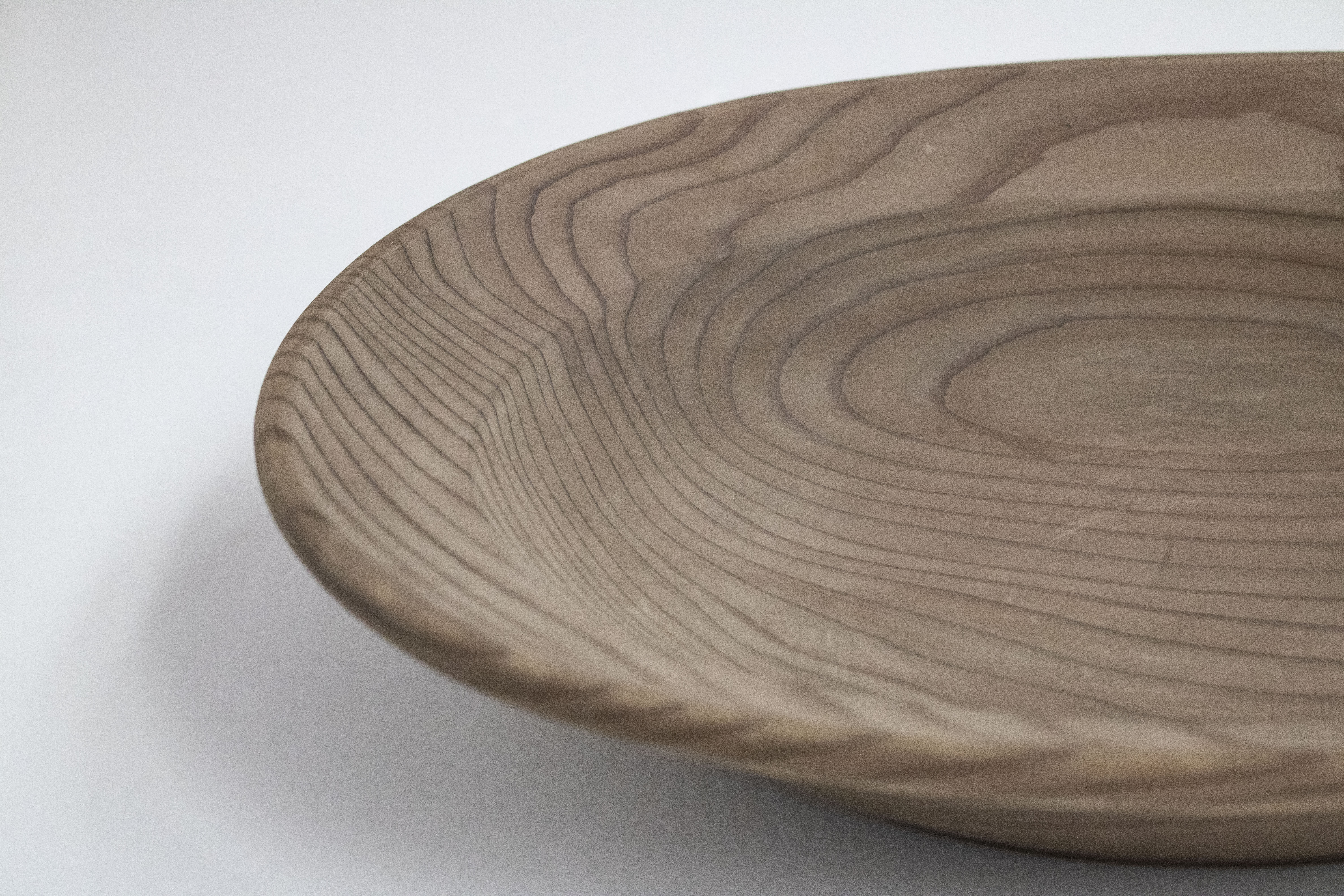 +g 紀平佳丈-橢圓缽/杉 鐵媒染