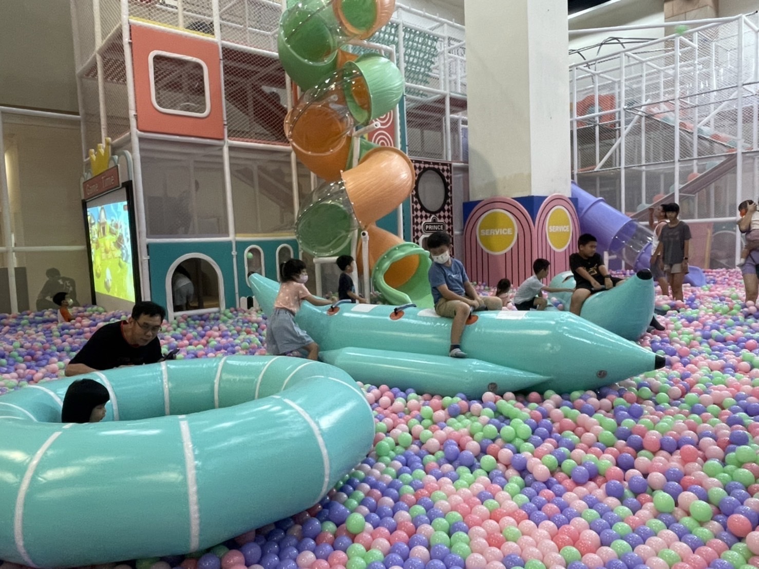 奇幻島 義大 魔法歡樂谷-球池