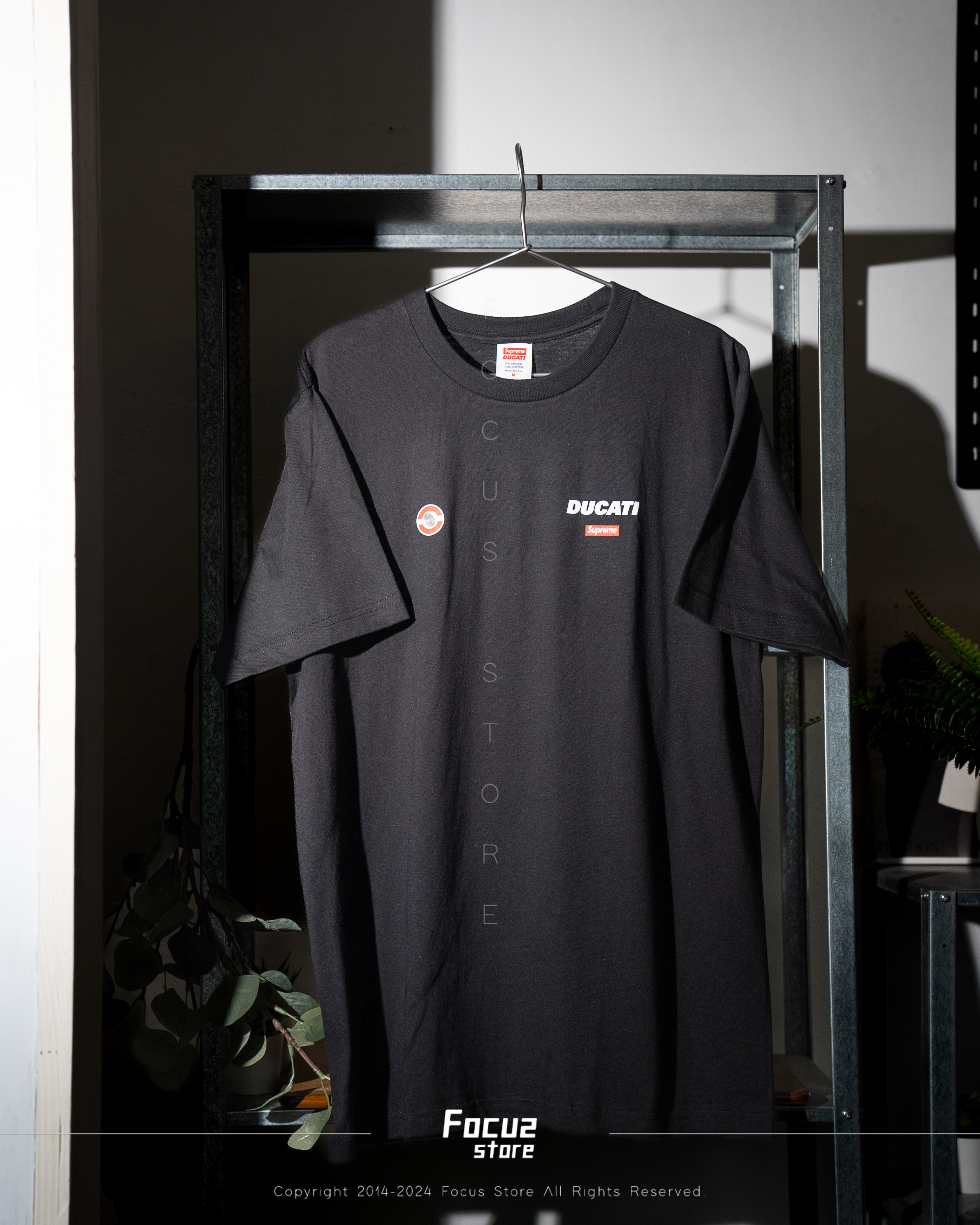 Focus Store】現貨秒發Supreme x Ducati SS24 Week16 Logos Te Focus Store】現貨秒發Supreme x Ducati SS24 Week16 Logos Te