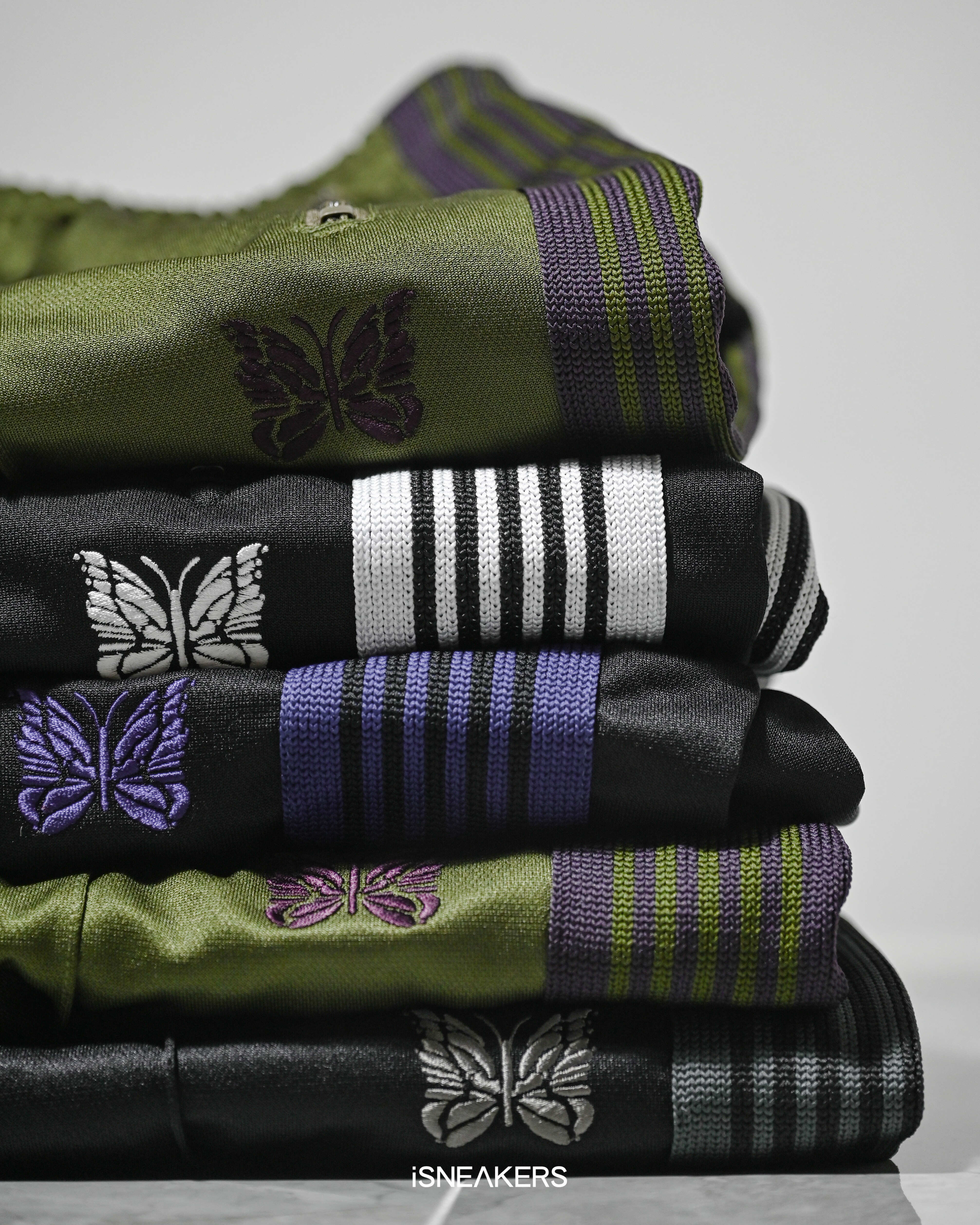iSNEAKERS｜NEEDLES 黑底紫條 窄管*直筒 黑底白條*窄管 黑底灰條 / 綠底紫條*直筒 /綠底紫條*拉鍊縮口