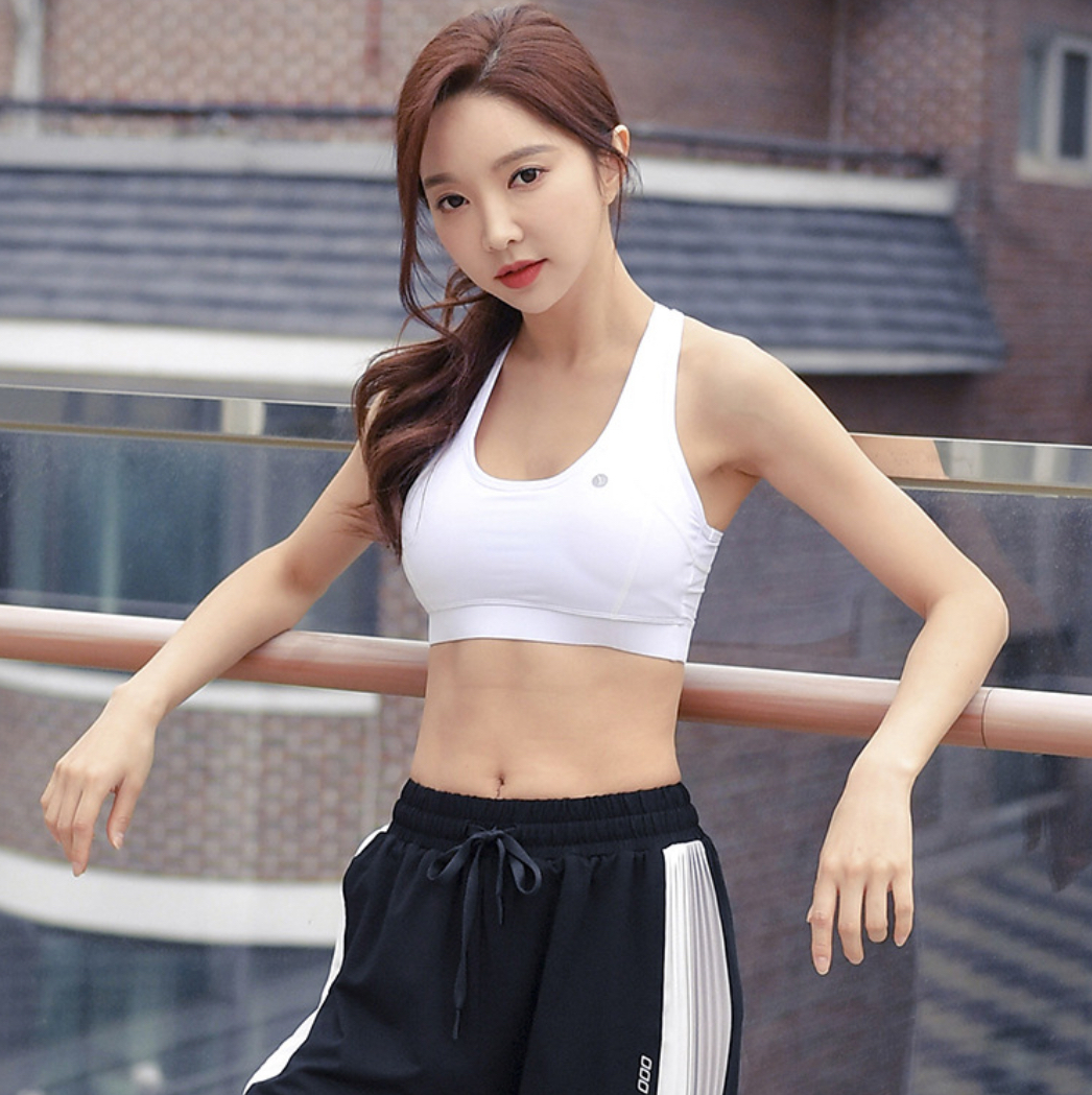 健身風純色緊身瑜珈款運動背心（兩色）