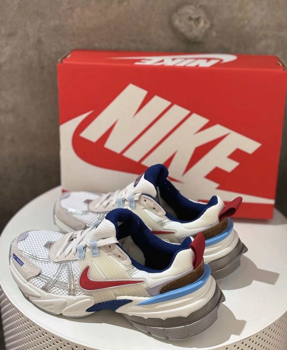 Nike V2K Run 復古白紅藍 銀色 Y2K 復古 慢跑鞋 HF5724-061/預購