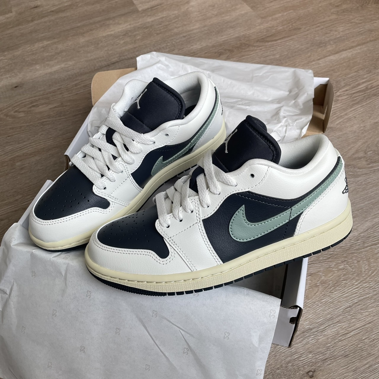 Air Jordan 1 小倒勾 黑綠奶油底（DC0774-001）