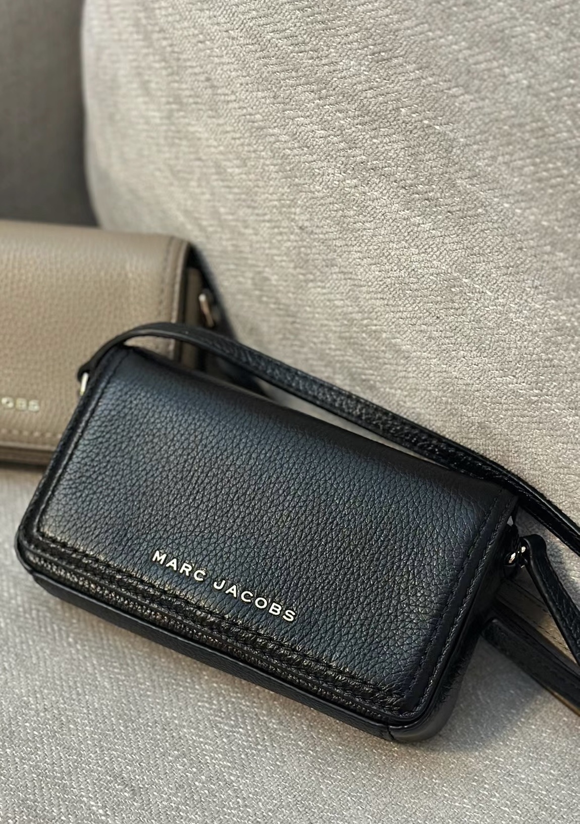 【預購】Marc Jacobs K060903 翻蓋包