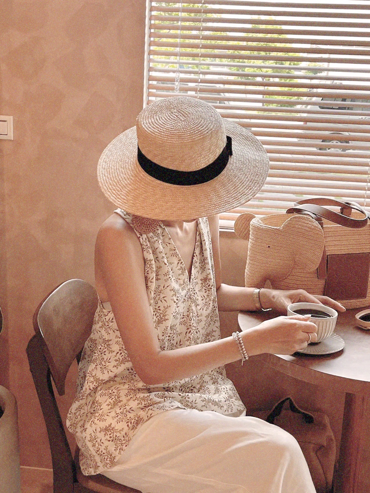 渡假設計款美背上衣