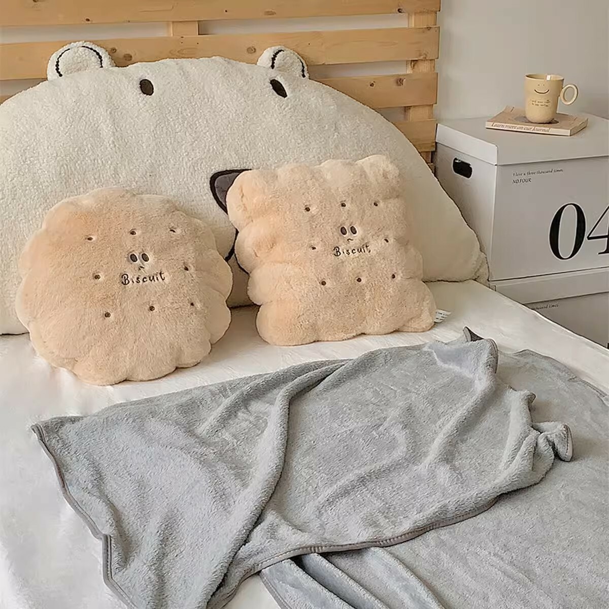 《4319》奶油表情方圓形餅乾兩用靠枕