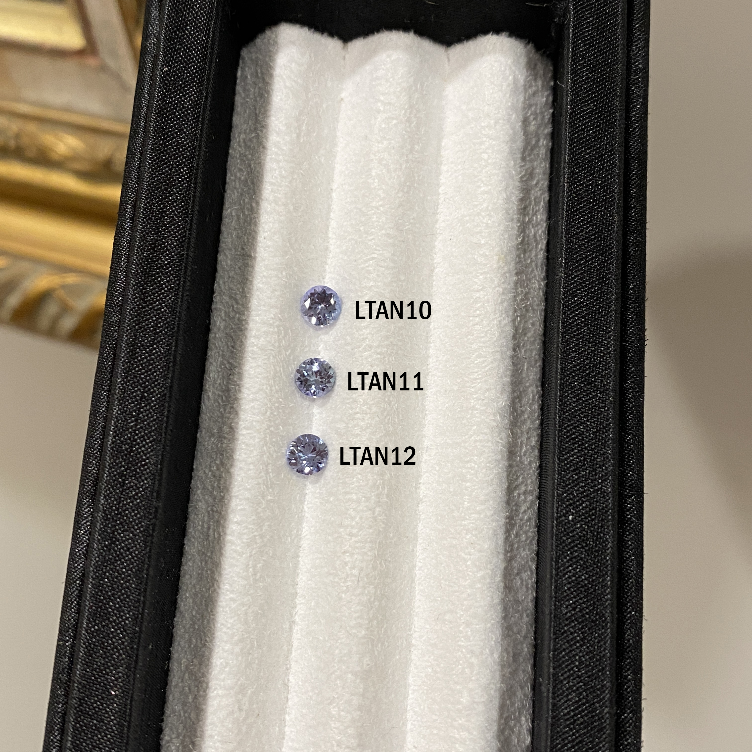 丹泉石 Tanzanite/0.37-0.40克拉/4.5mm