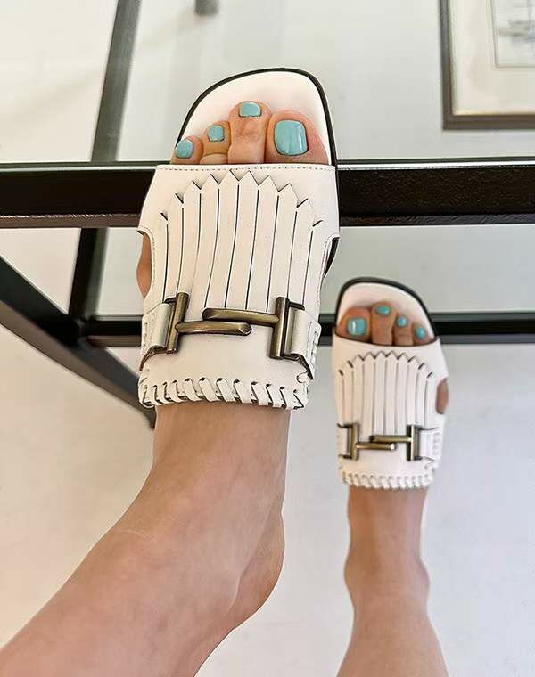 SC2707 金屬扣流蘇低踭拖鞋