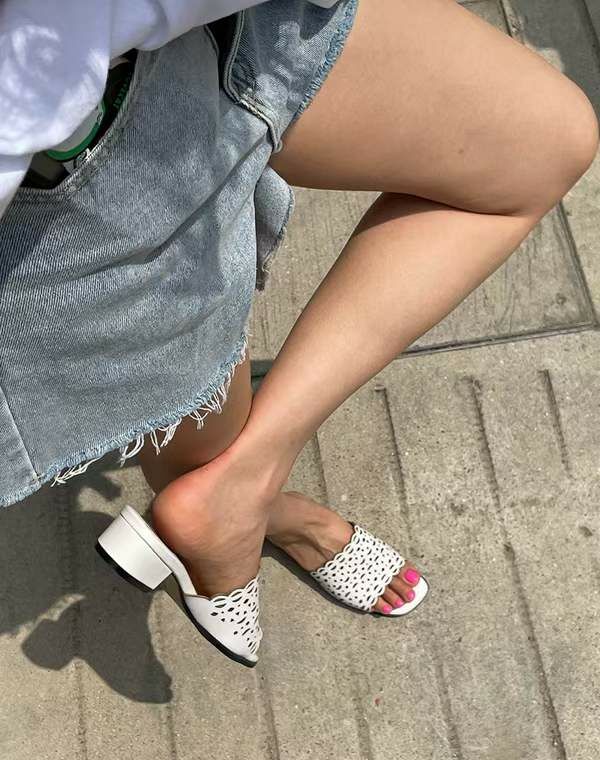 SC2709 真皮鏤空粗帶低踭拖鞋 (建議買大一碼)