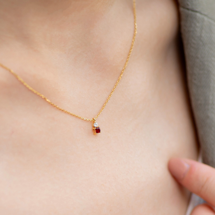 公主方紅寶鑽石18K項錬