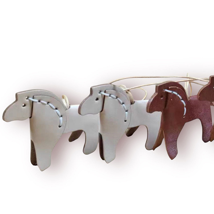 皮革小掛飾 - 檢閱小馬 (2 種顏色可選擇性)