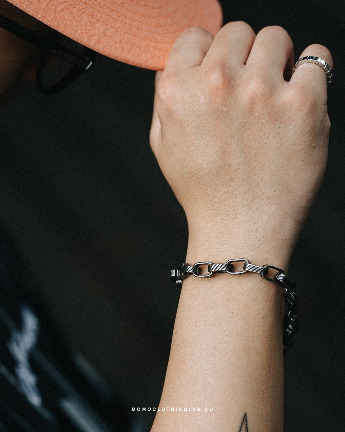 #現貨 (ACCB515) 鋼手鍊 復古條紋刻痕長方手鍊