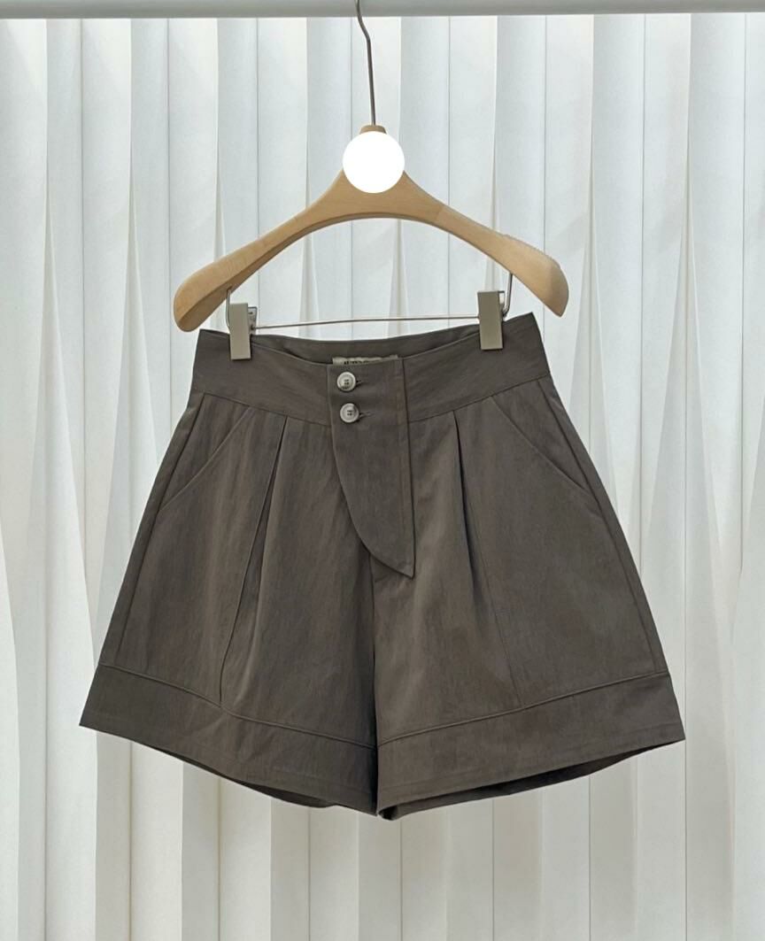 EK196 雙鈕短褲