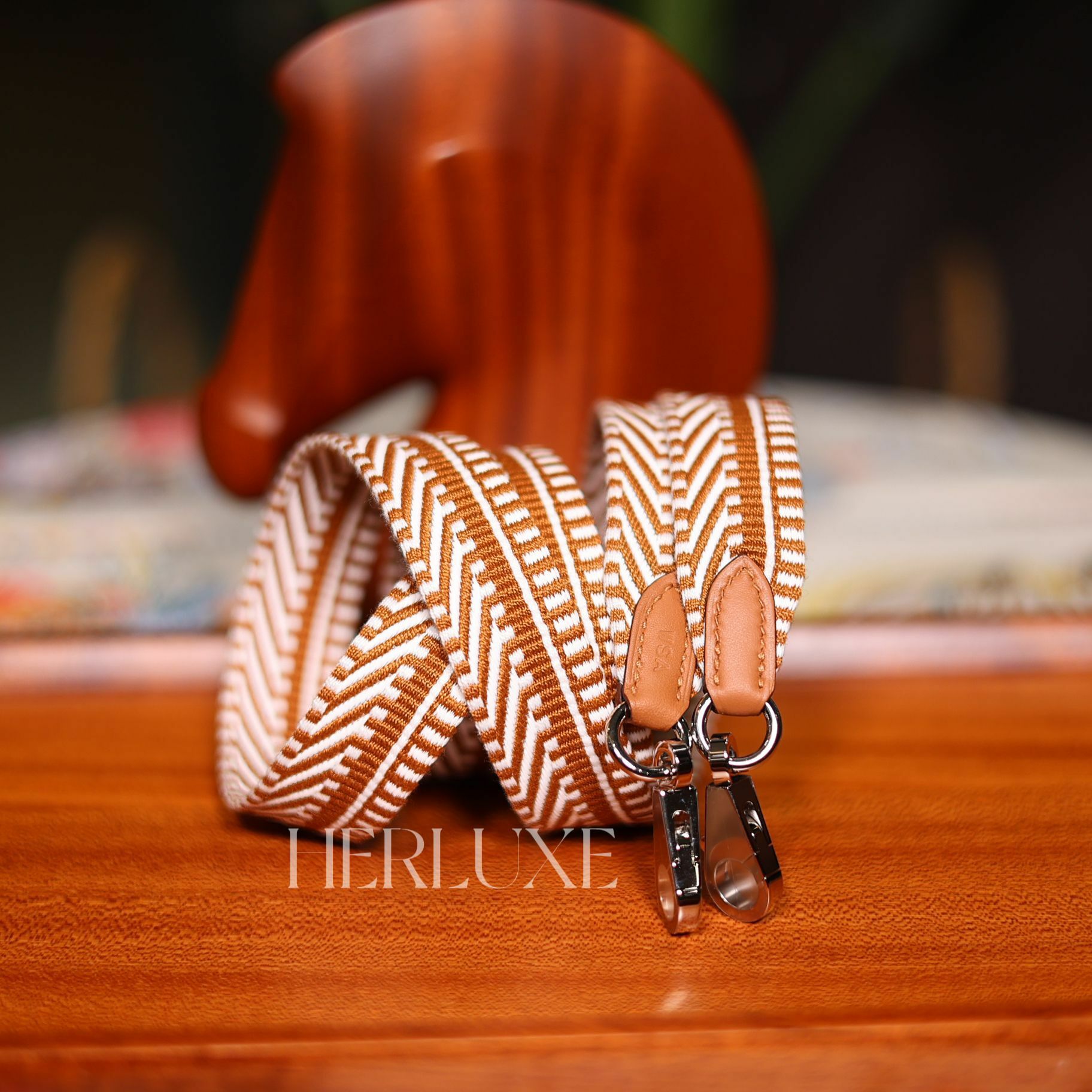 大扣肩帶 Bandouliere 25mm sangle cavale beige/gold ck 105cm