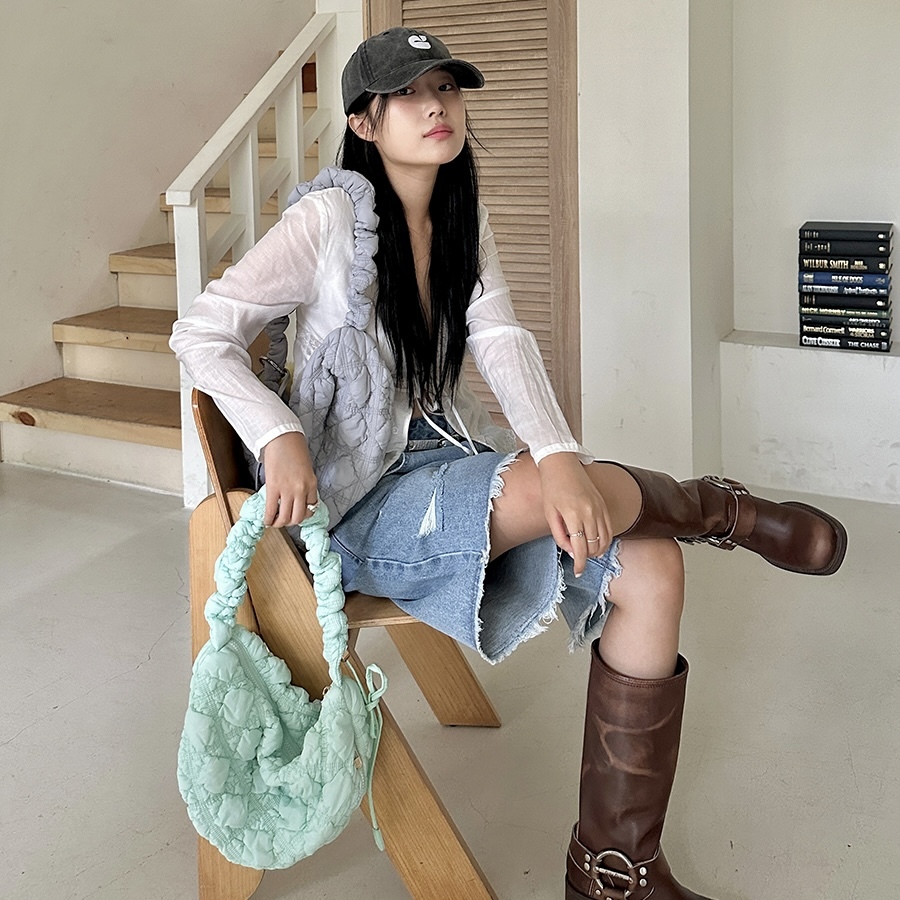 韓國代購 CARLYN COSY M 斜背 牛角包 雲朵包 背帶可伸縮 /預購