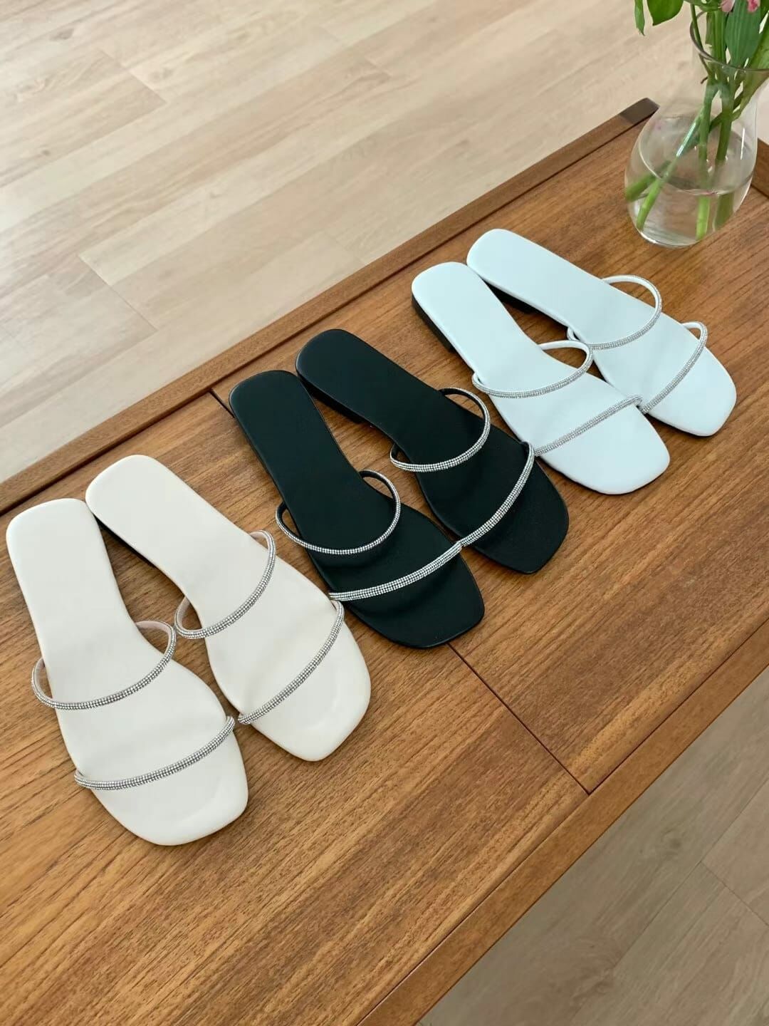 SC2726 雙水鑽一字帶平底拖鞋 (建議買大一碼)