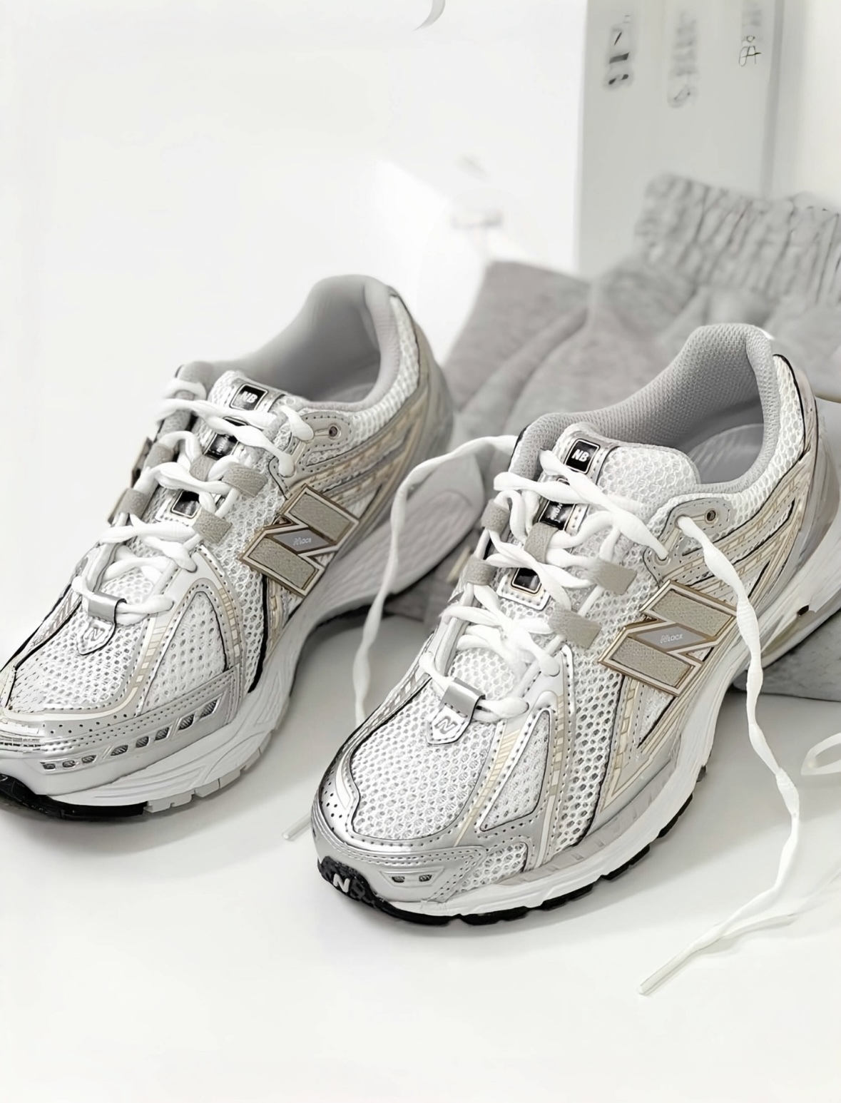 零碼現貨出清27.5公分New Balance NB 1906 白銀色 白金色 Y2K 復古 慢跑鞋 老爹鞋 M1906RI/現貨