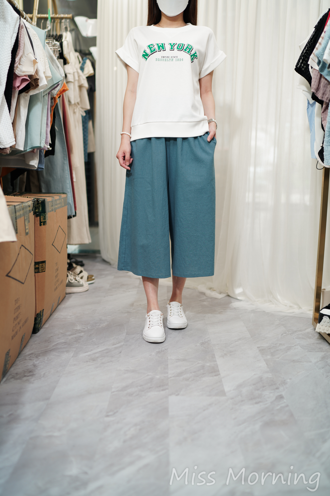 反袖字母款上衣(13792)