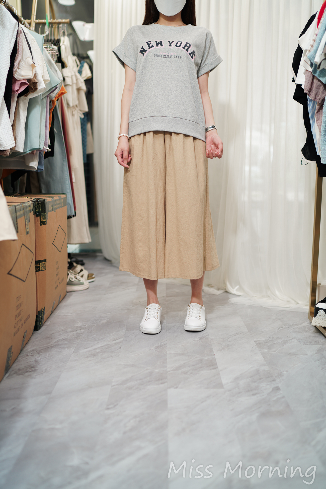 反袖字母款上衣(13792)