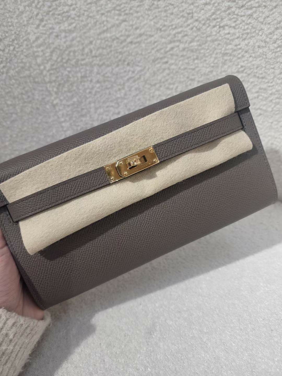 Kelly to go 8F etain cc epsom W