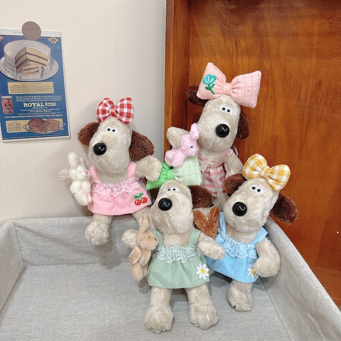 《61162》拿兔兔の格子蝴蝶結吊帶裙掌門狗