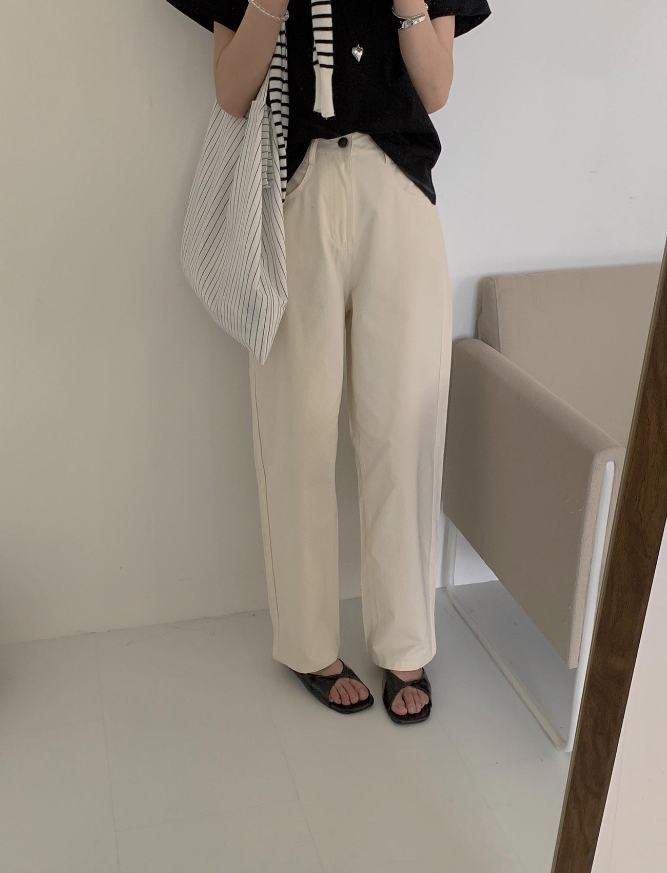 極簡素色休閒直筒褲