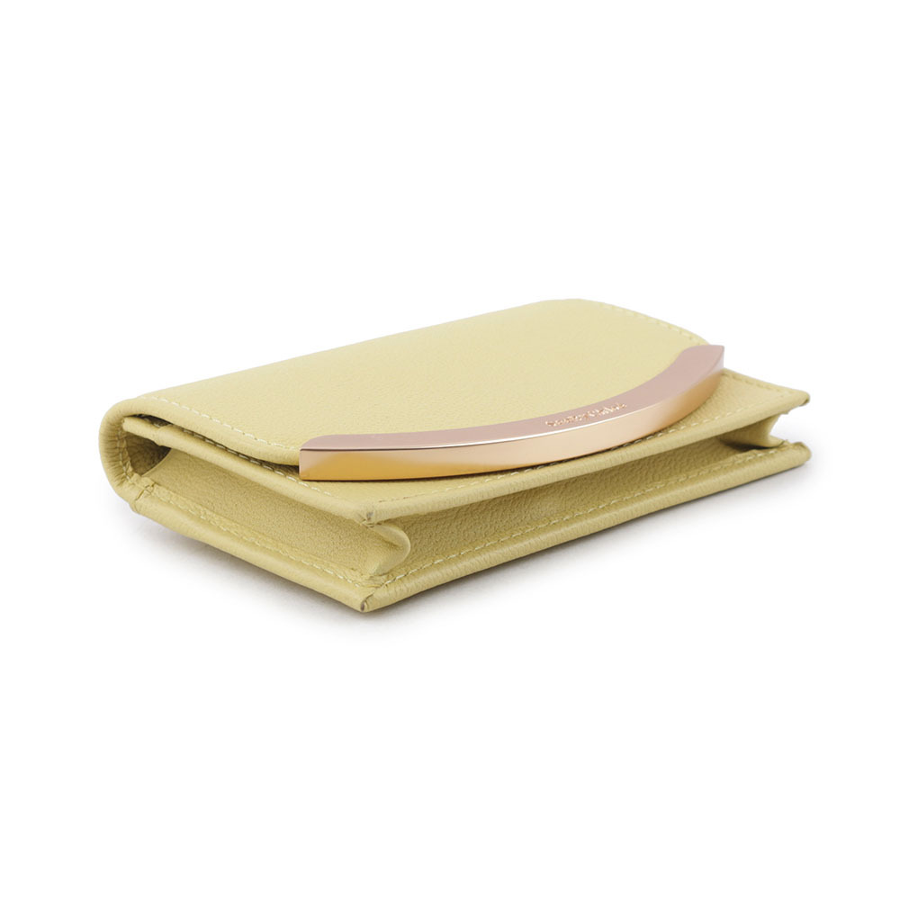 【SEE BY CHLOE】Lizzie 弧形標誌翻蓋牛皮卡片夾(黃綠色) CHS23AP579388 35T
