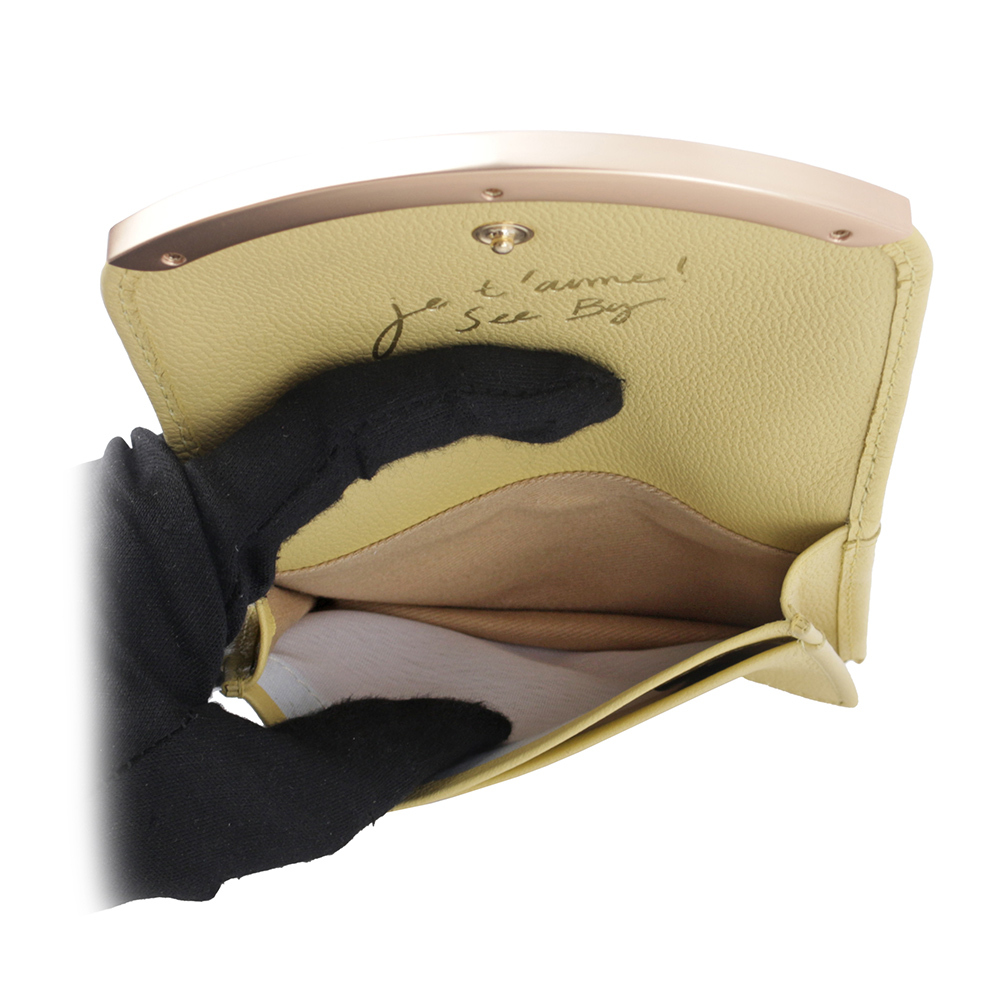 【SEE BY CHLOE】Lizzie 弧形標誌翻蓋牛皮卡片夾(黃綠色) CHS23AP579388 35T