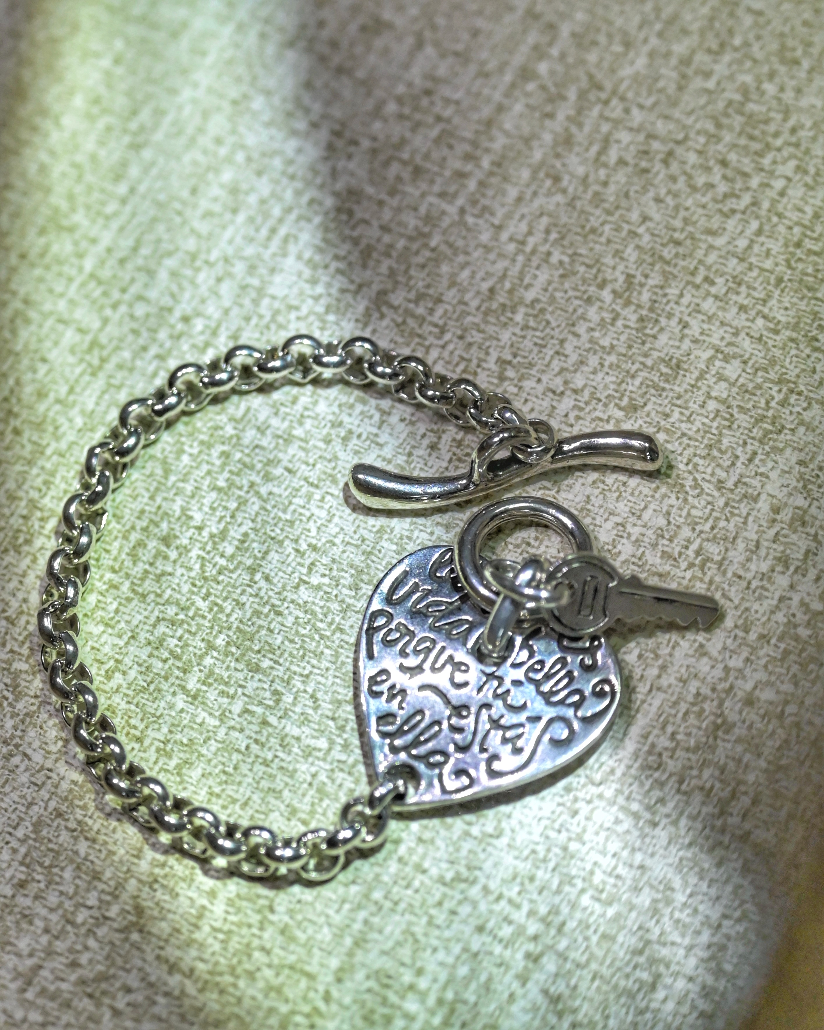 Otro Accesorio 銀牌心型手鍊