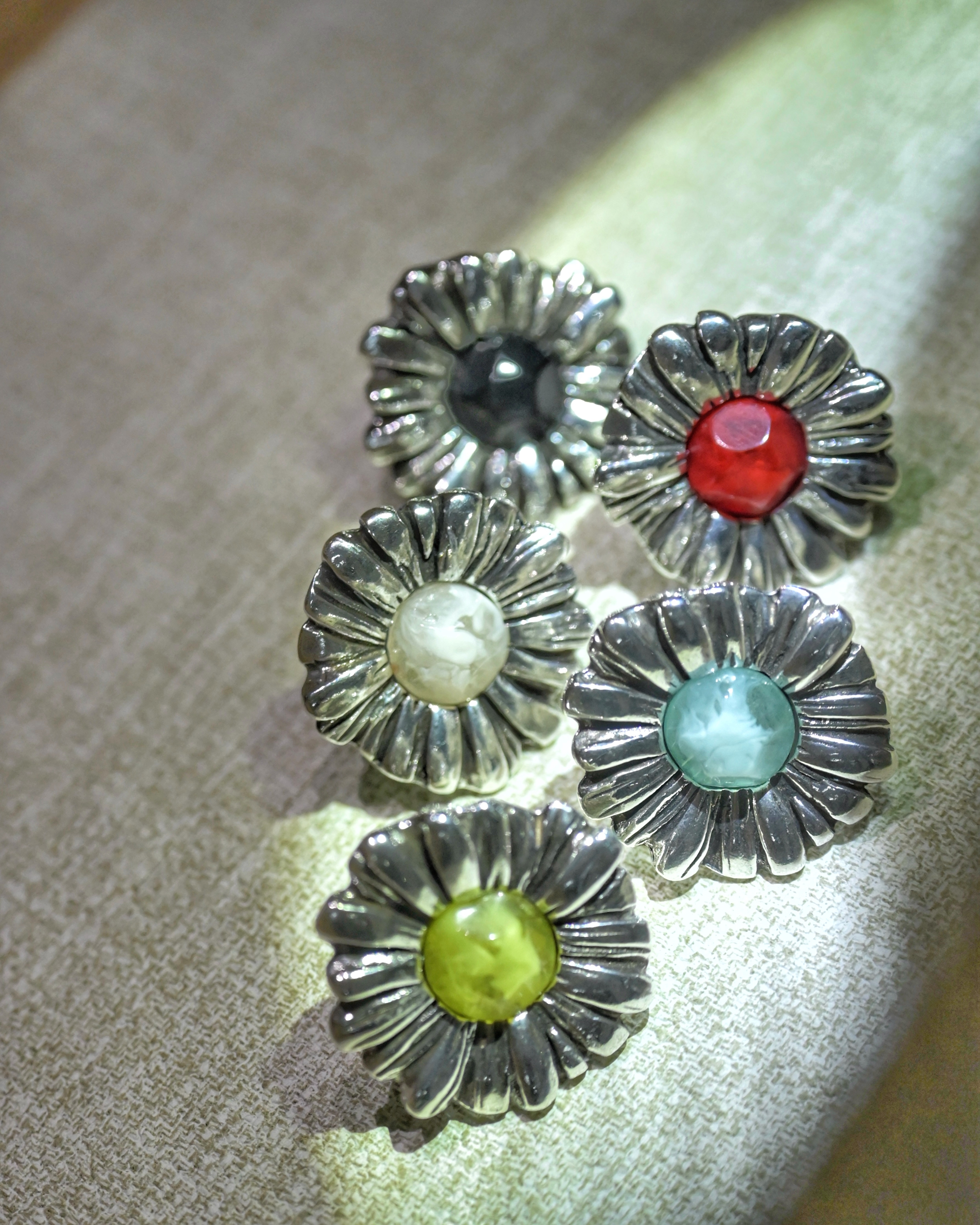 Otro Accesorio 太陽花戒指