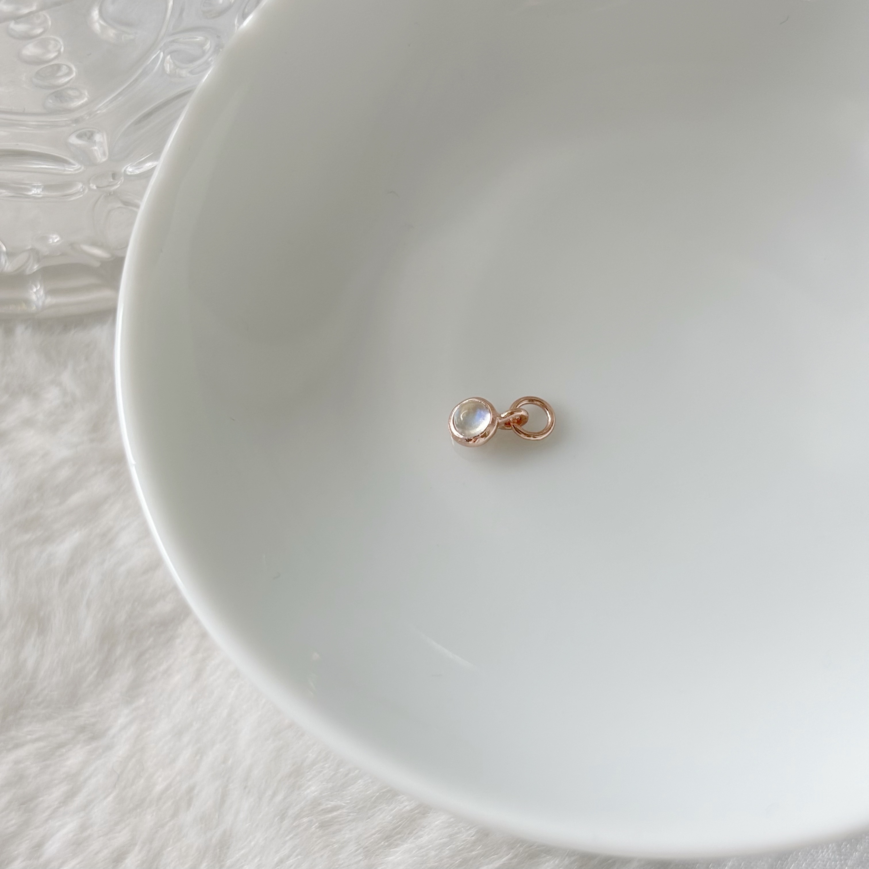 光面小圓月光石耳墜