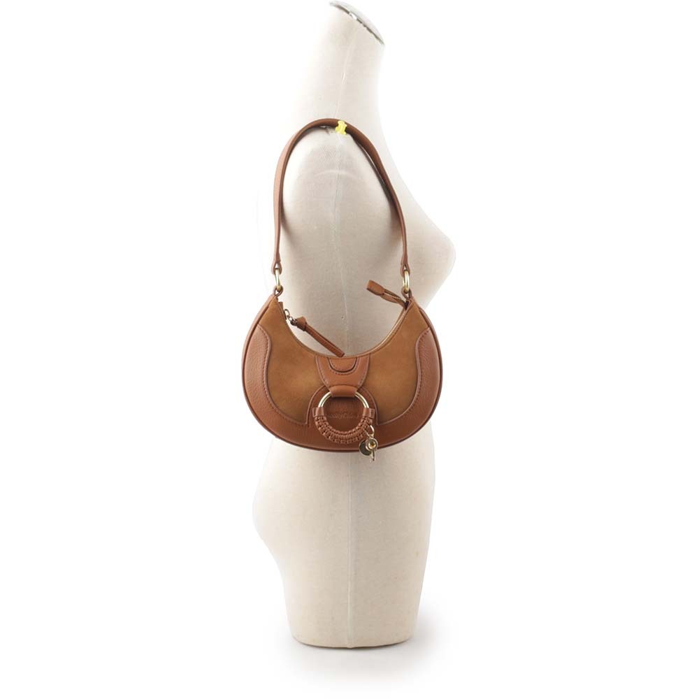 【SEE BY CHLOE】Hana 牛皮拼麂皮半月肩背包(焦糖色) CHS24USC17417 242