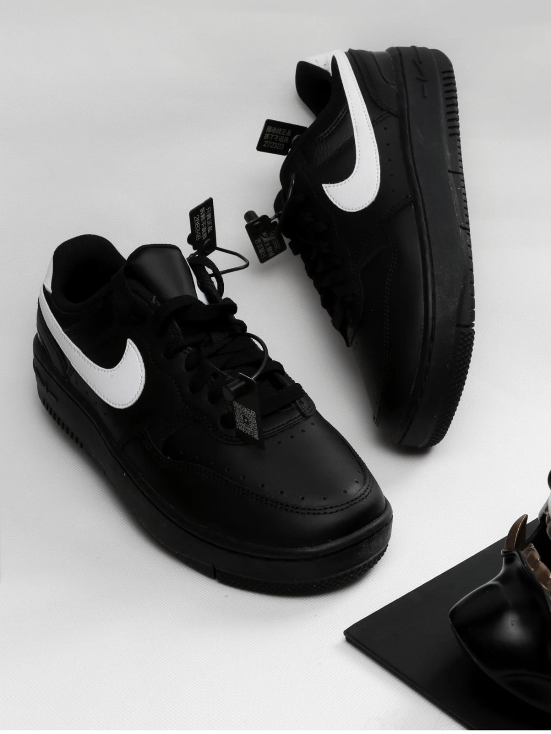 NIKE GAMMA FORCE 黑白大勾  （小 AMBUSH ）