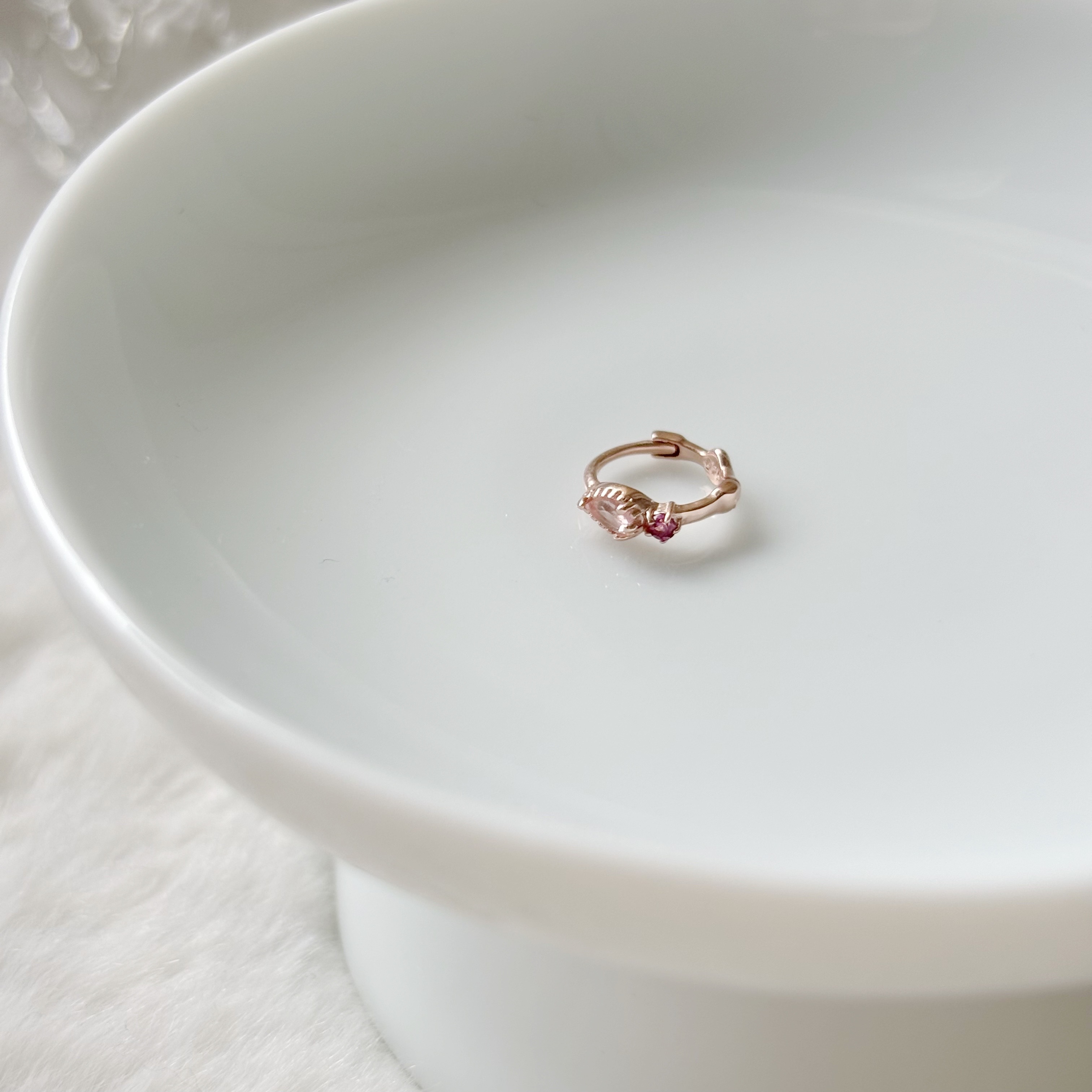 小水滴粉晶玫瑰石榴石耳骨圈