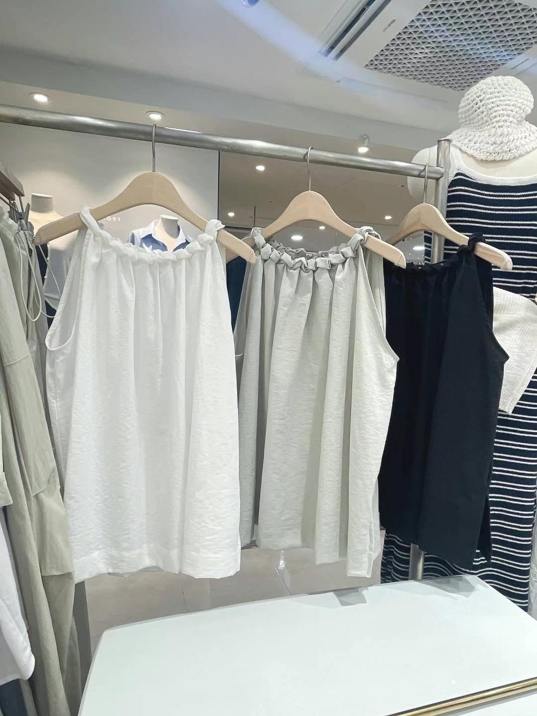 6.11 扭結領背心