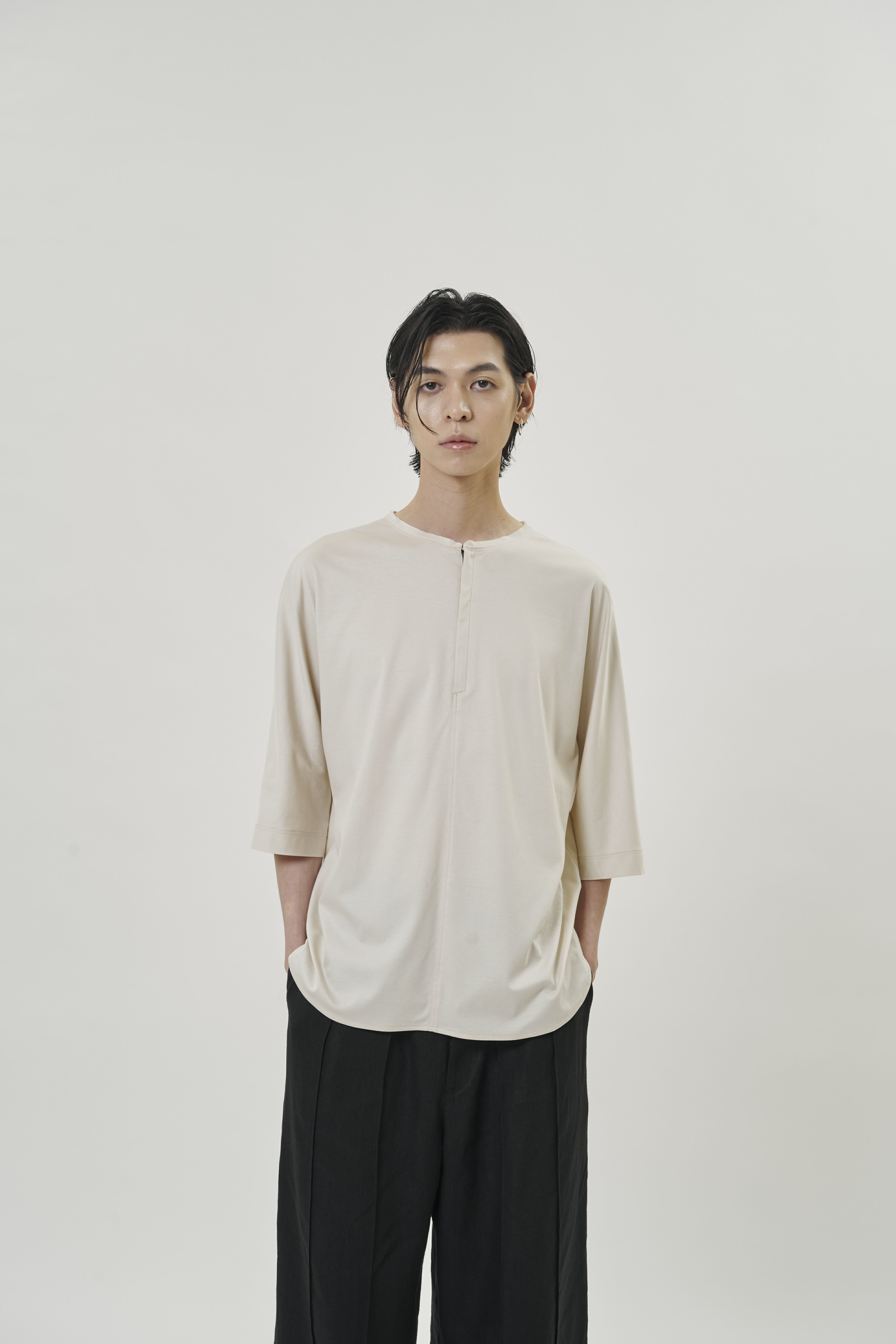 Open Button Tee (加購$178)