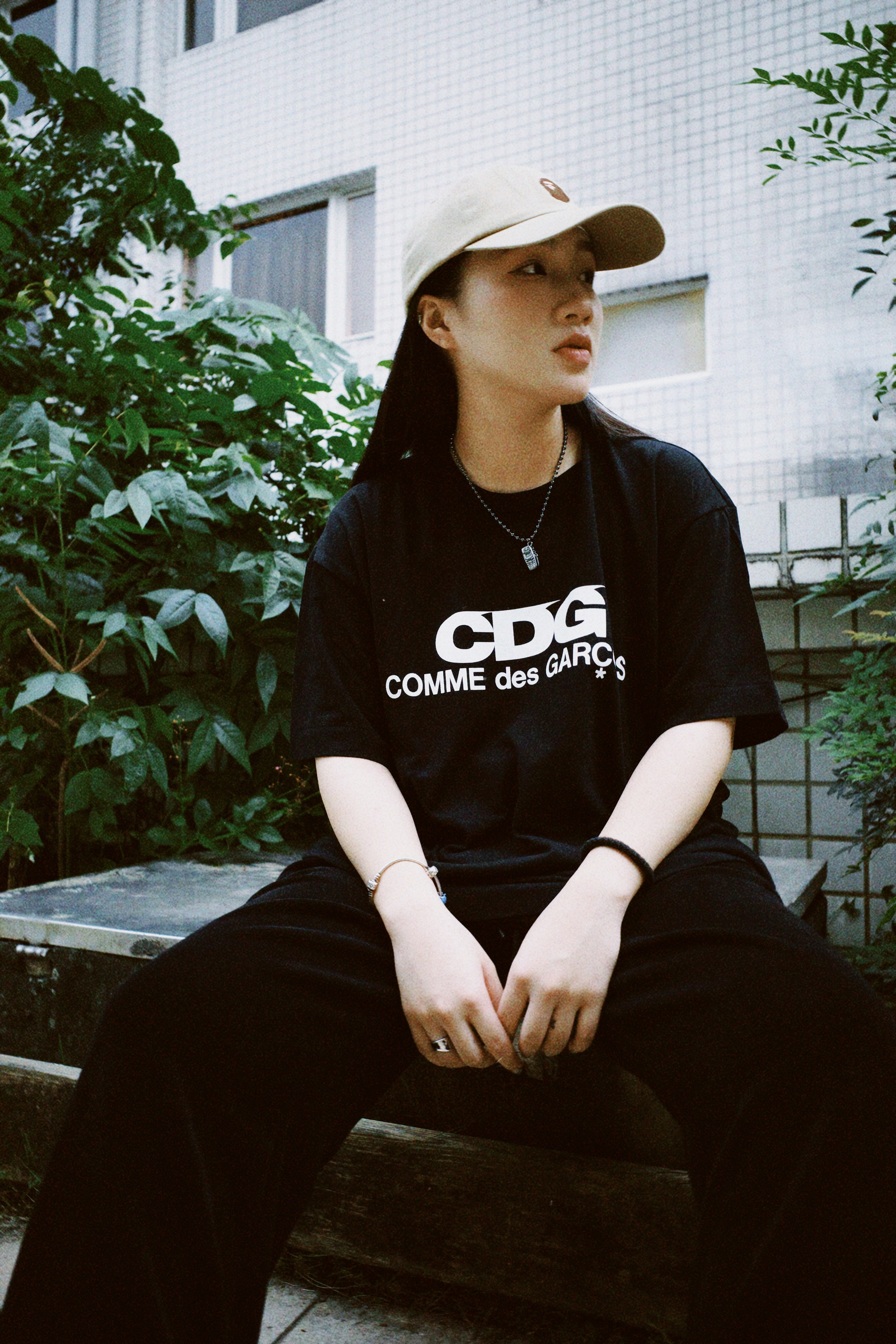 <快速出貨>CDG  熱門基本款胸前字母 黑短袖