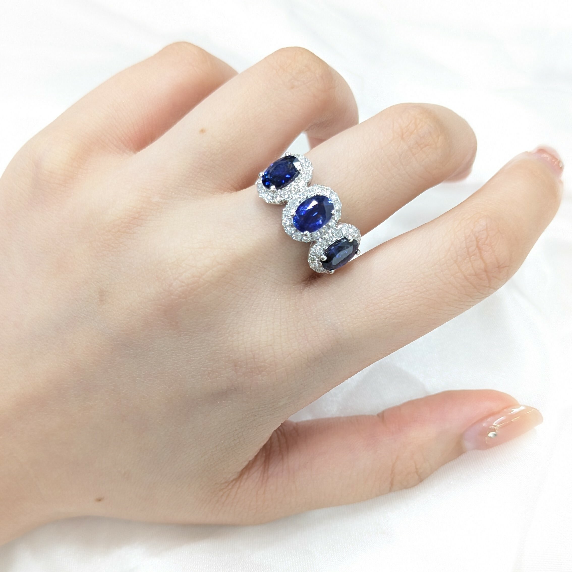 18K White Gold 2.80ct Sapphire and Diamond Ring