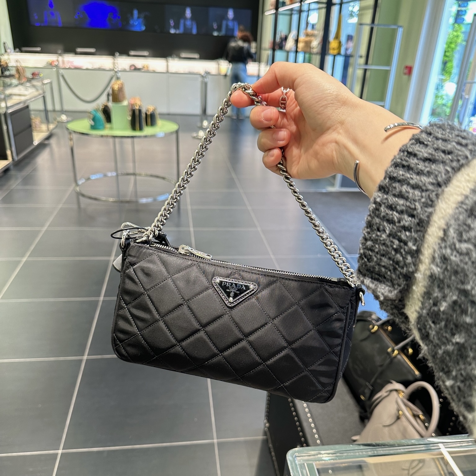 Outlet Prada Hobo Bag