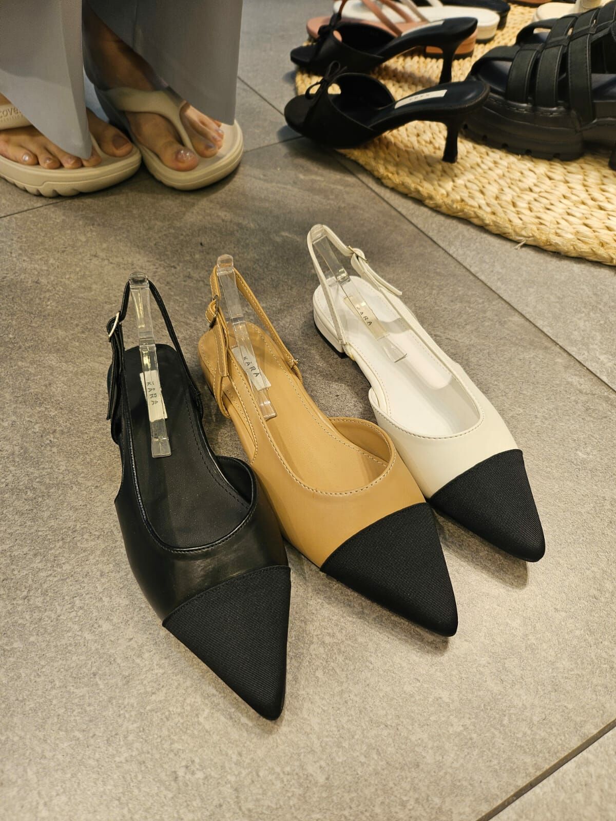 SC2743 小香尖頭拼色平跟鞋 (建議買大一碼)