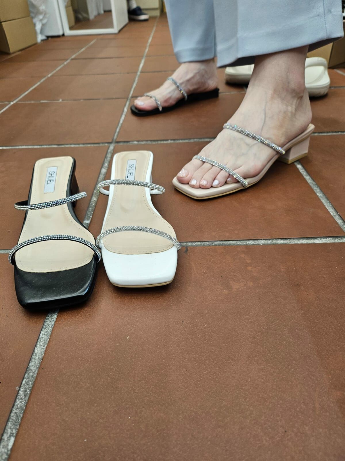 SC2753 雙水鑽一字帶低跟拖鞋 (建議買大一碼)